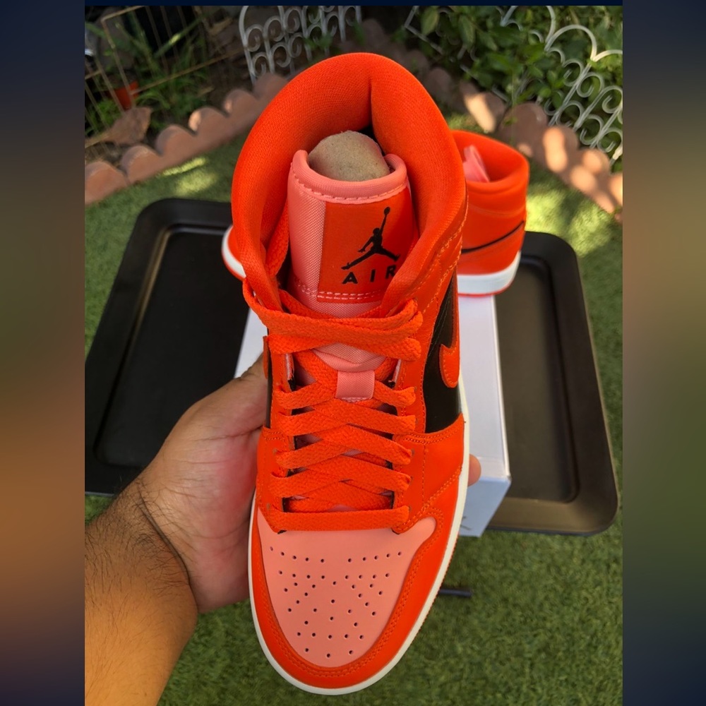 Air Jordan 1 Mid “Orange Black” Size 7 Women’s - Picture 8 of 9
